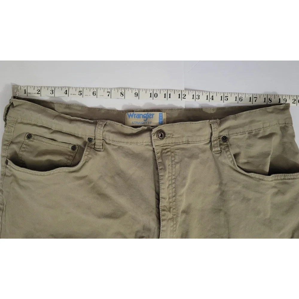 Wrangler men’s khaki